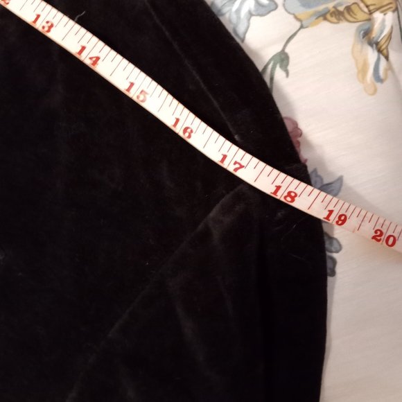 Vintage Black Jump with gold trim - Picture 9 of 15